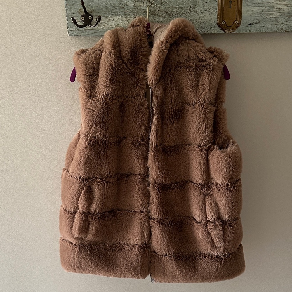 Kathy Ireland Plush Dusty Rose faux fur Vest